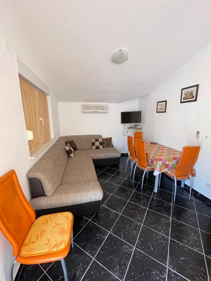 Apartman Jukic Hotel Marina Luaran gambar